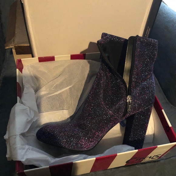 All ankle boots $40 ea size 8.... gold pr 10 - Picture 6 of 10